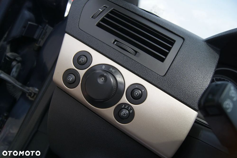 Opel Astra 1.9 CDTI Sport - 20