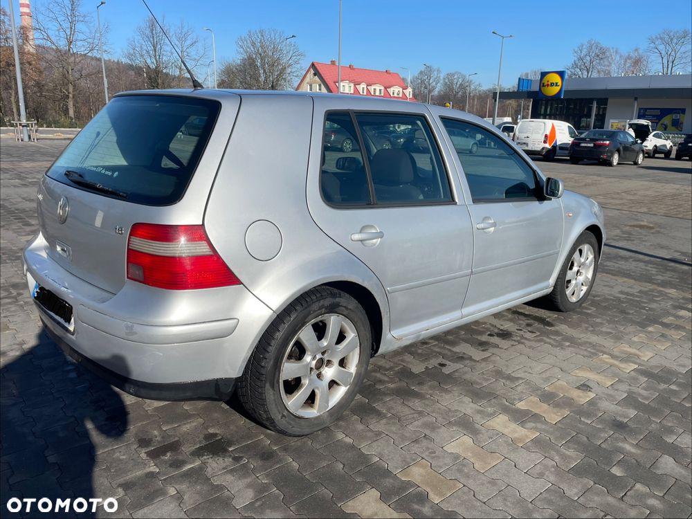 Volkswagen Golf 1.6 Comfortline - 6