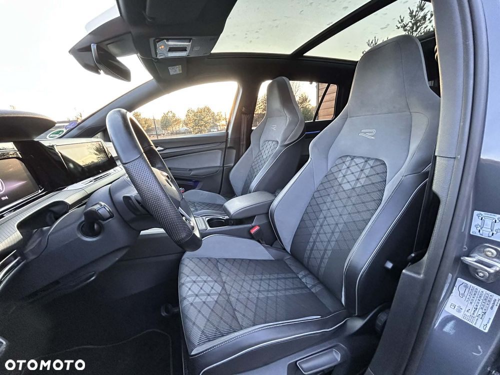 Volkswagen Golf 1.5 eTSI OPF DSG R-Line - 11