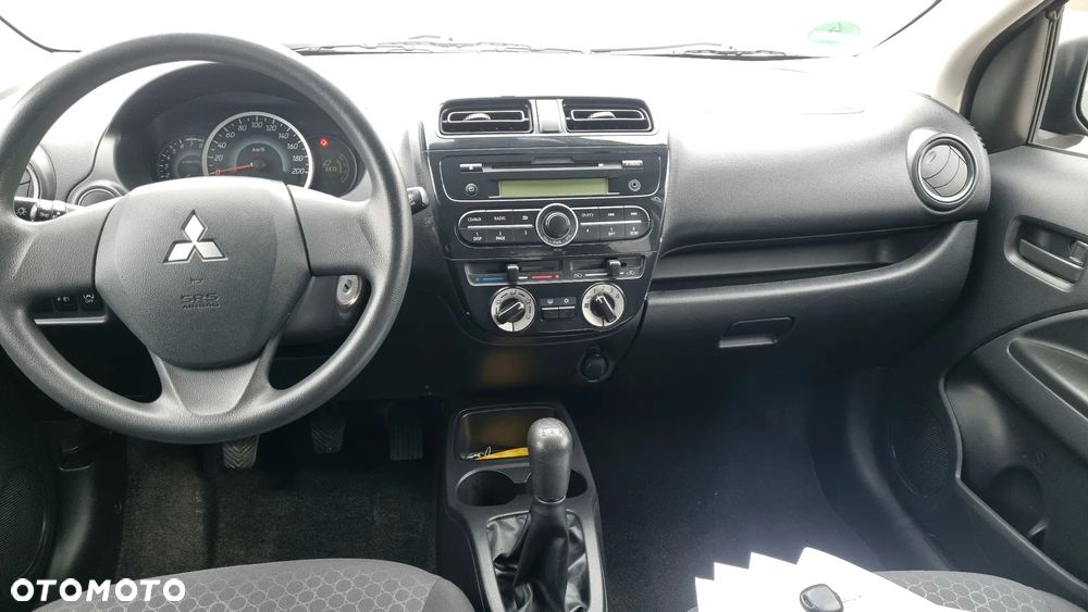 Mitsubishi Space Star - 10