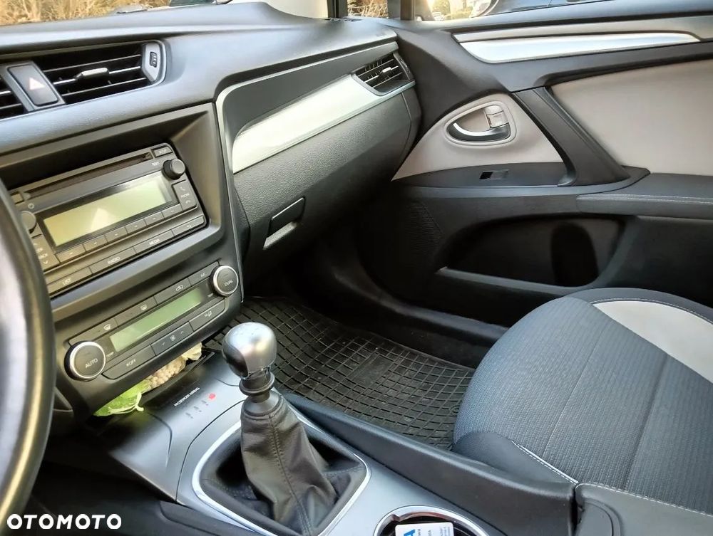 Toyota Avensis 2.0 D-4D Active Business - 7