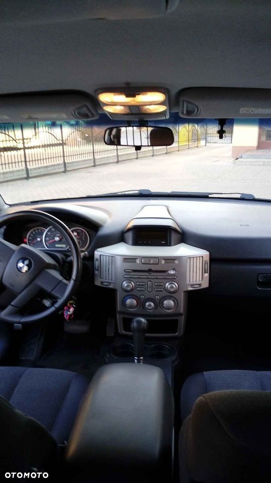 Mitsubishi Endeavor - 7