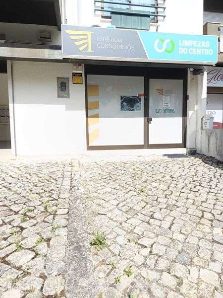 Arrendamento escritório na Avenida Fernando Namora, 235 - Grande imagem: 2/12