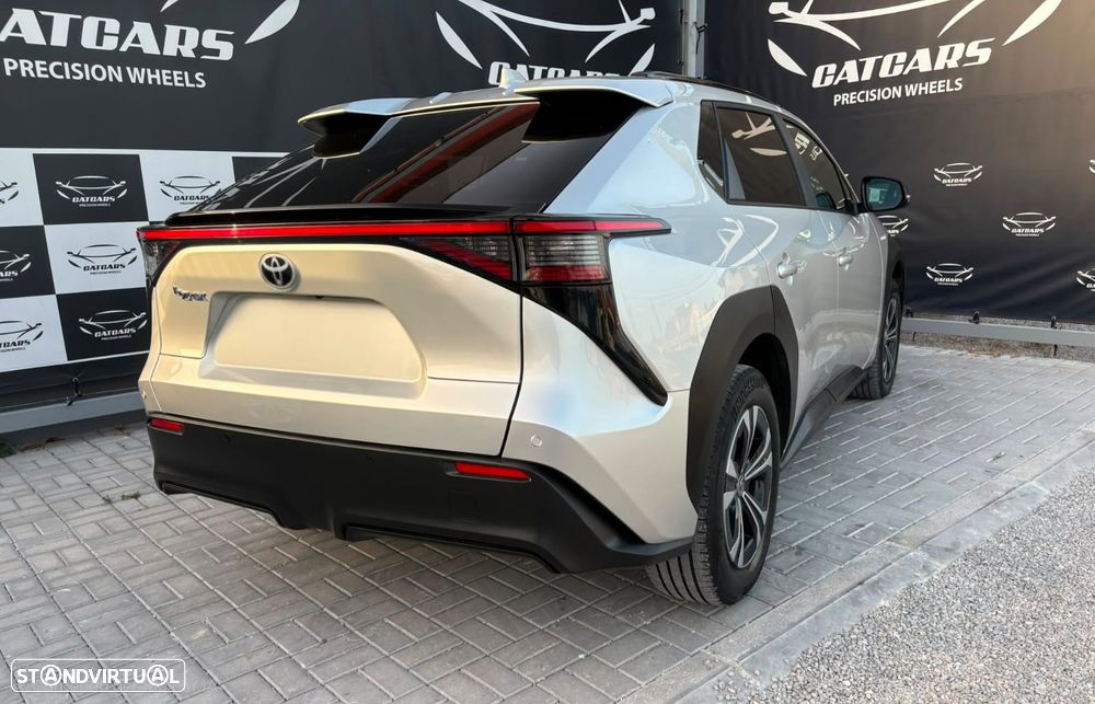 Toyota bZ4X Lounge - 4