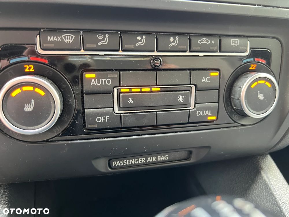Volkswagen Jetta 1.6 TDI Comfortline - 23