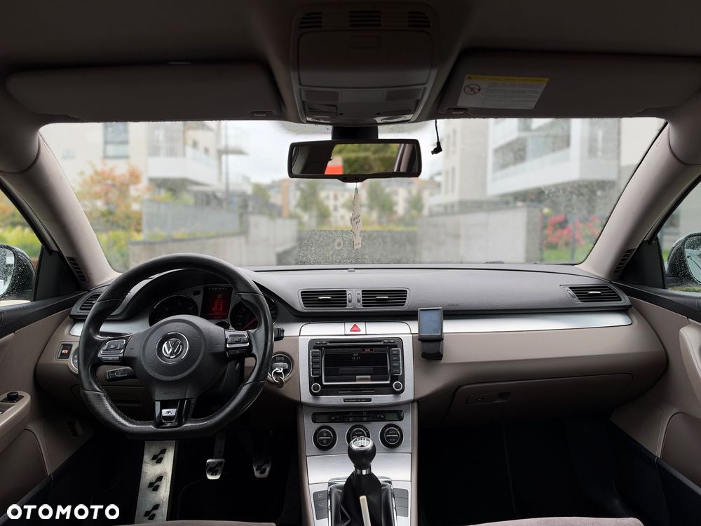 Volkswagen Passat 2.0 TDI DPF R-Line Edition - 11