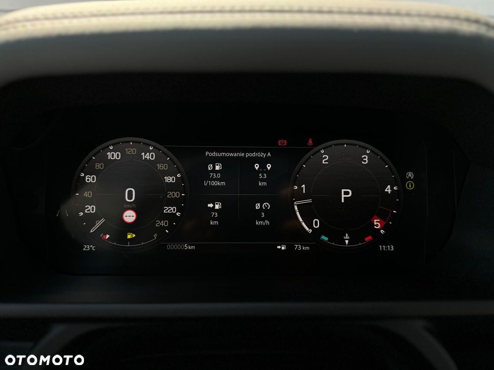 Land Rover Defender - 24