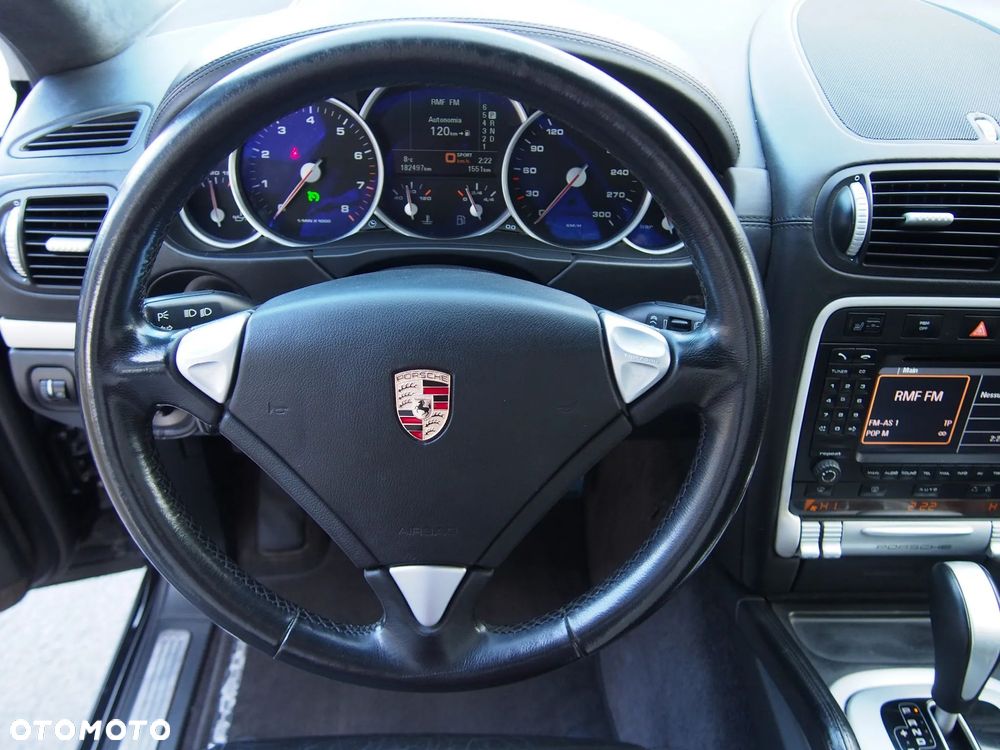 Porsche Cayenne Turbo - 19