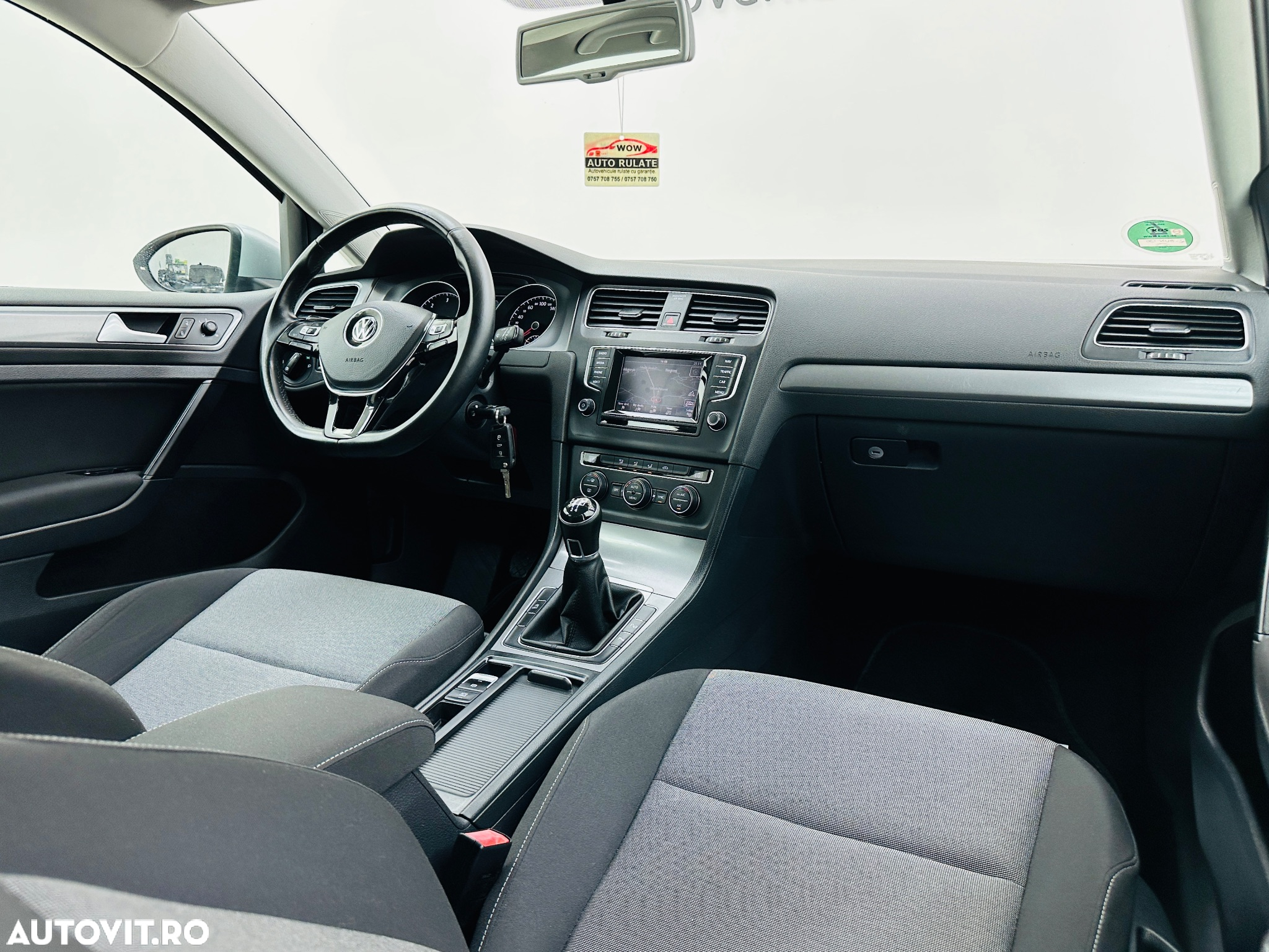 Volkswagen Golf 1.6 TDI BlueMotion Technology Comfortline - 21