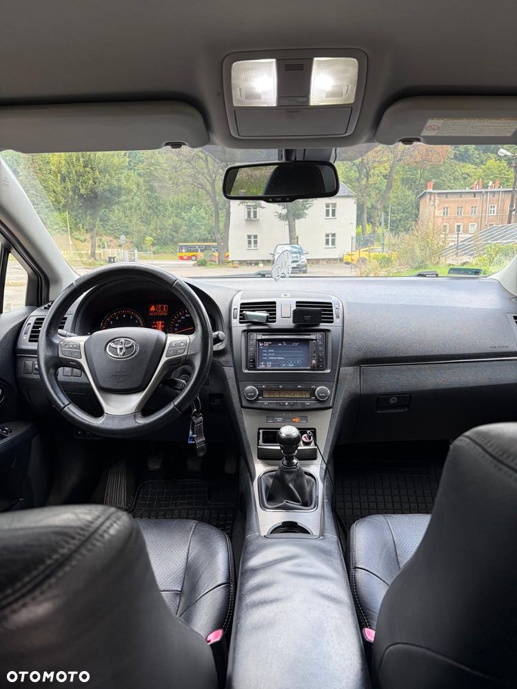 Toyota Avensis 2.0 Prestige NAVI - 9