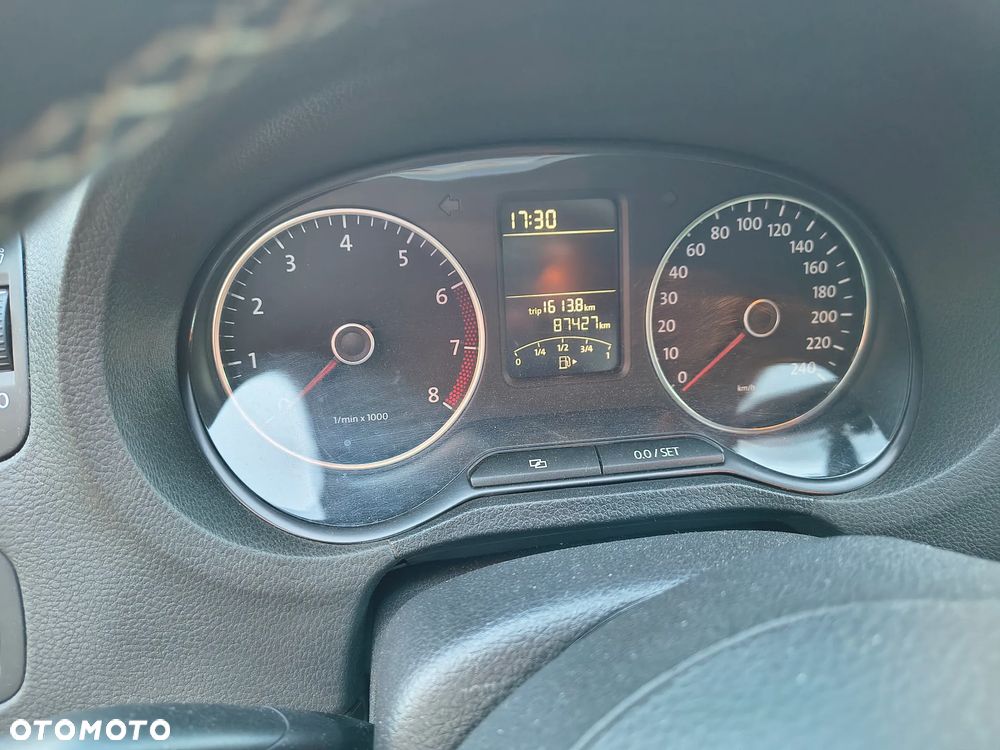 Volkswagen Polo - 2