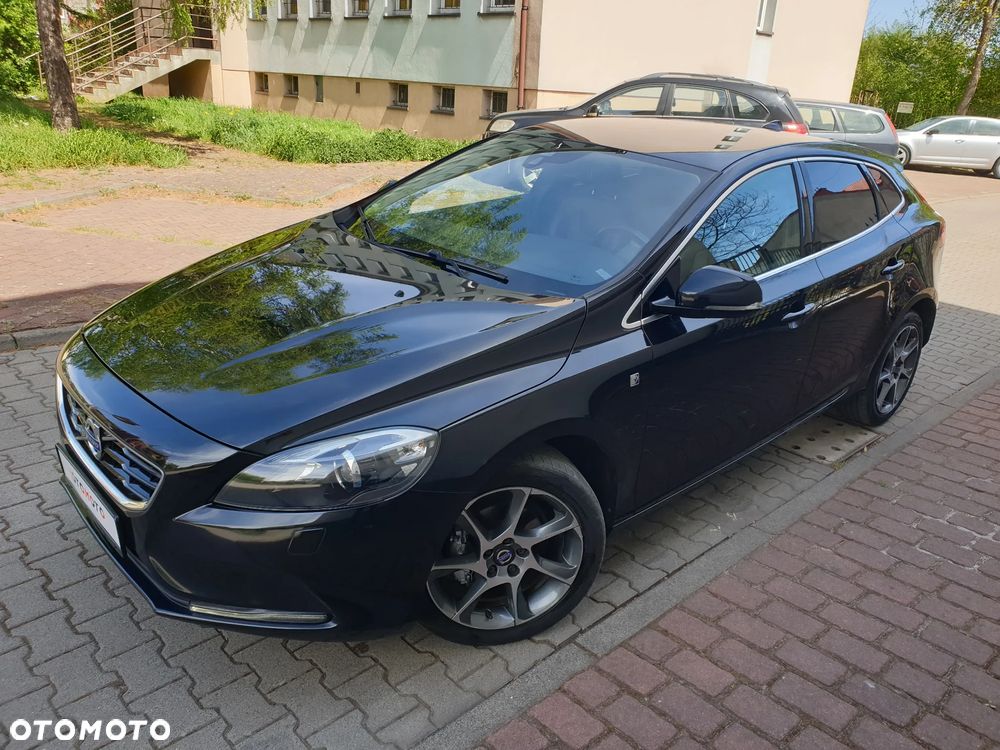 Volvo V40 D2 R Design - 3