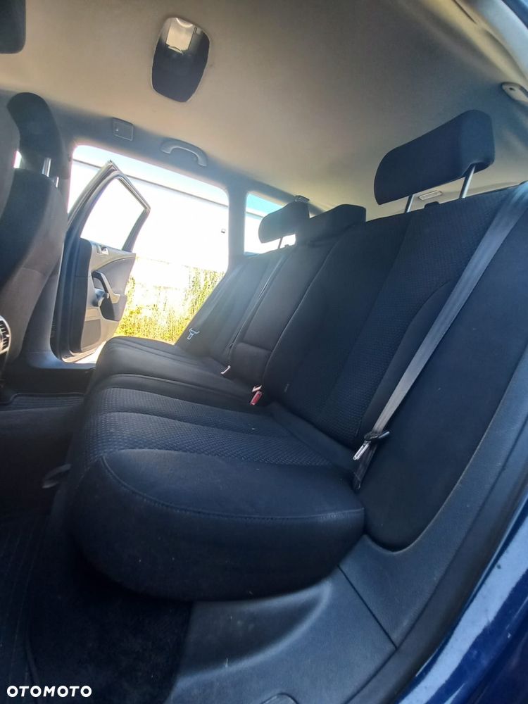 Volkswagen Passat - 39