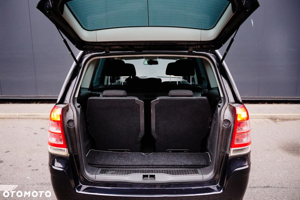 Opel Zafira 1.8 Cosmo - 30