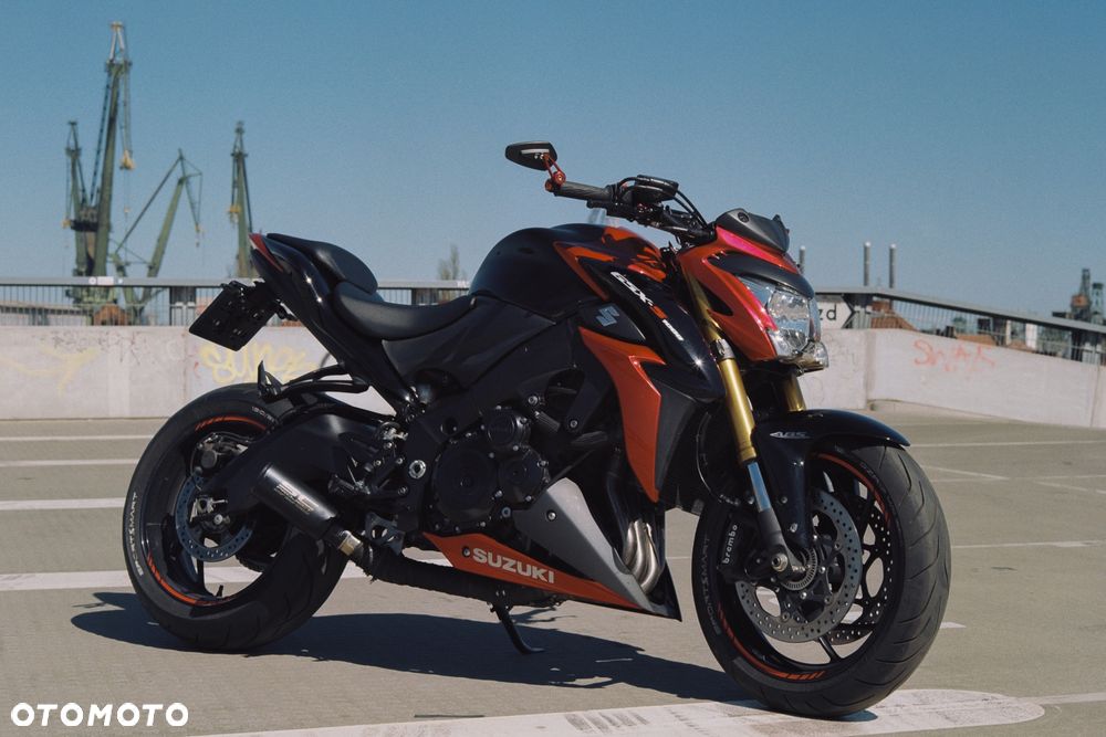 Suzuki GSX 1000 - 18
