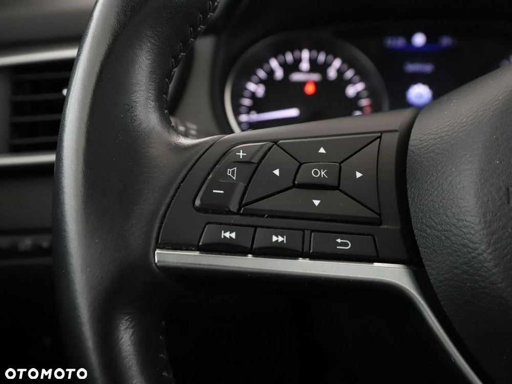 Nissan Qashqai 1.3 DIG-T DCT N-CONNECTA - 30