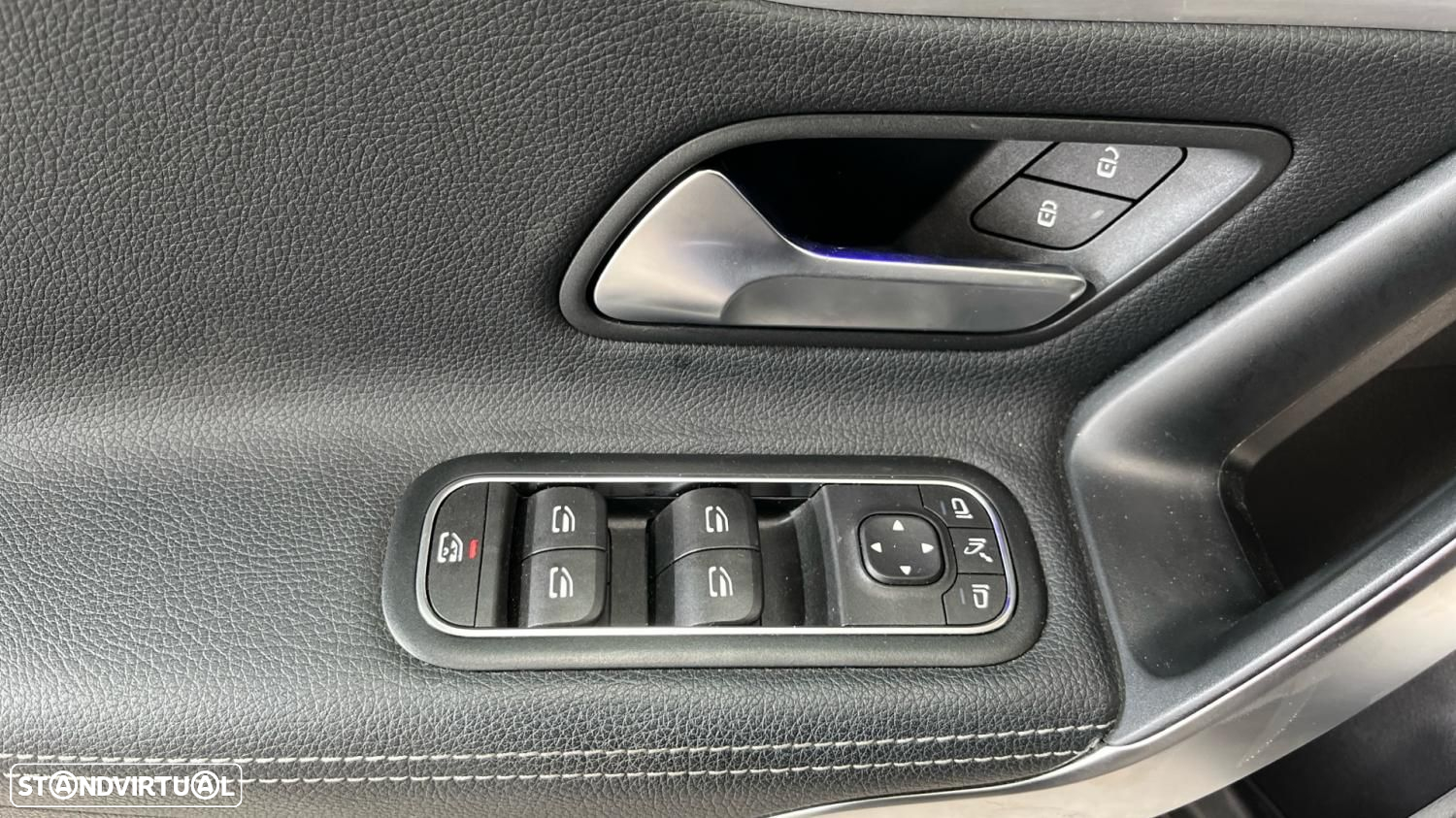Mercedes-Benz A 250 Limousine e AMG Line - 17