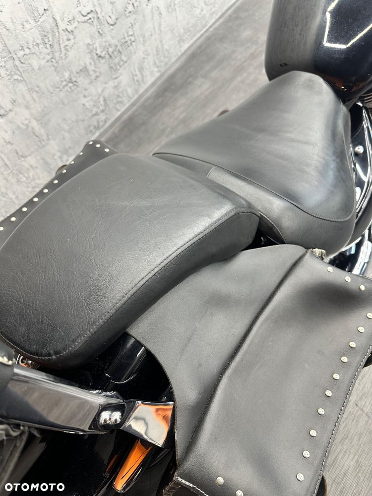 Suzuki Intruder - 17