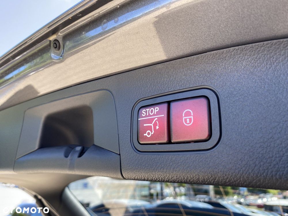 Mercedes-Benz GLA - 28