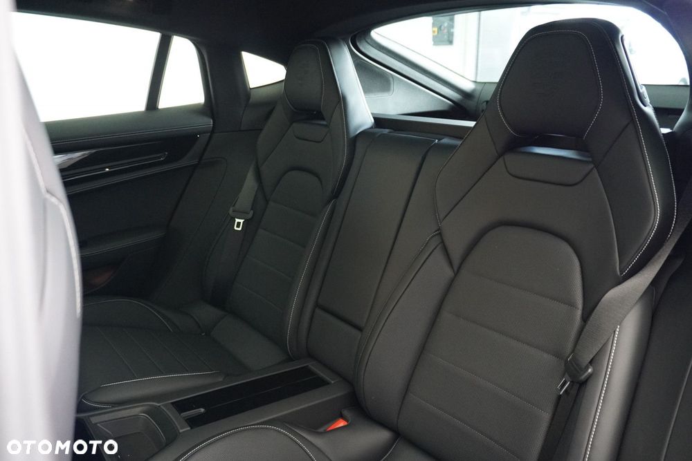 Porsche Panamera 4 - 16