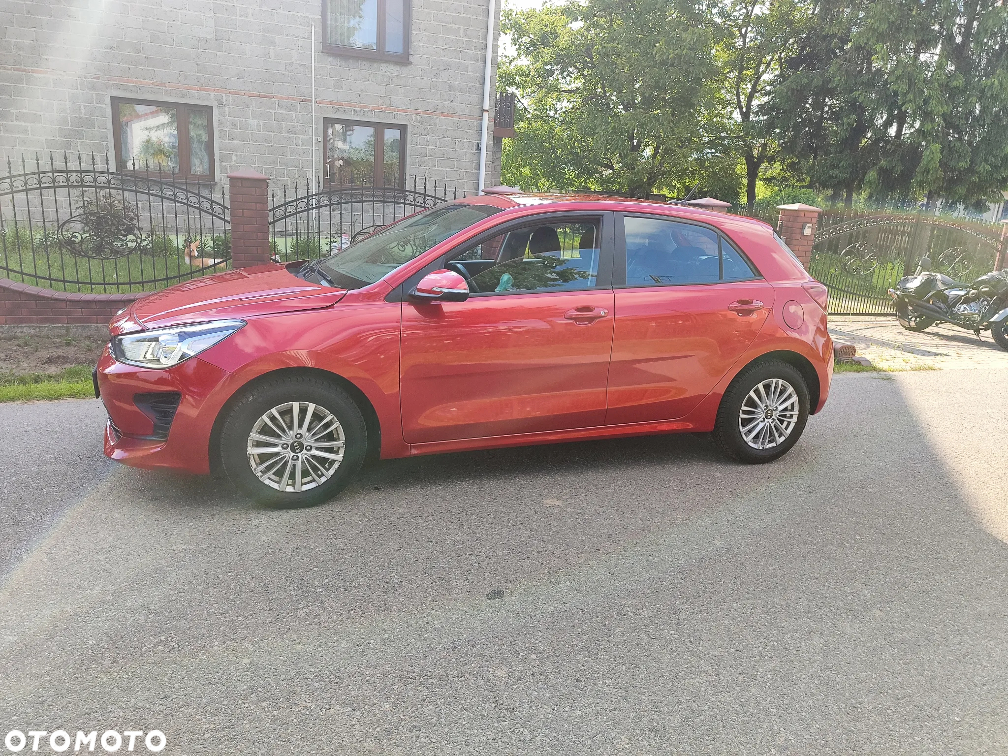 Kia Rio 1.2 L - 3