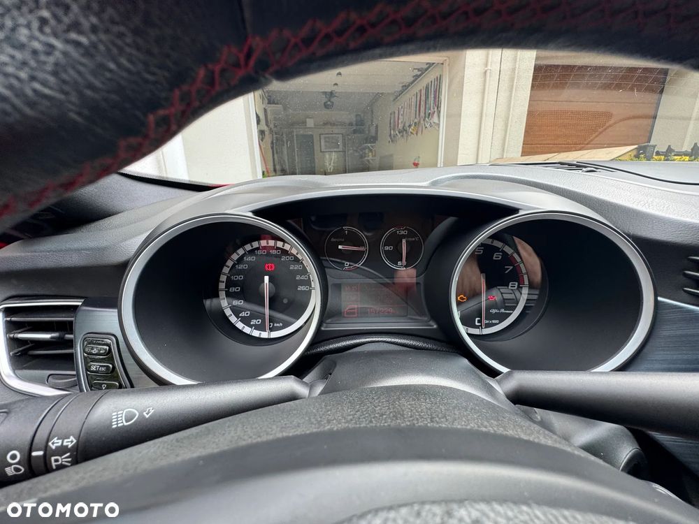 Alfa Romeo Giulietta ver-1750-tbi-quadrifoglio-verde - 2
