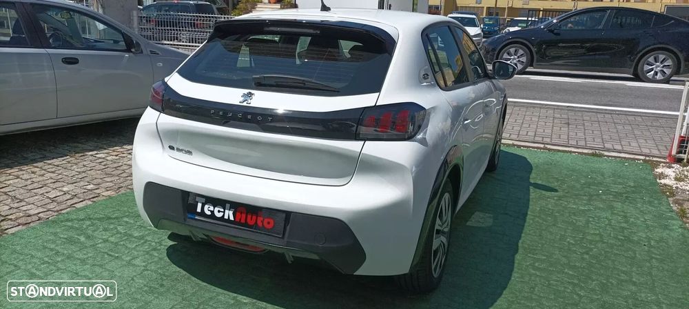 Peugeot e-208 - 7