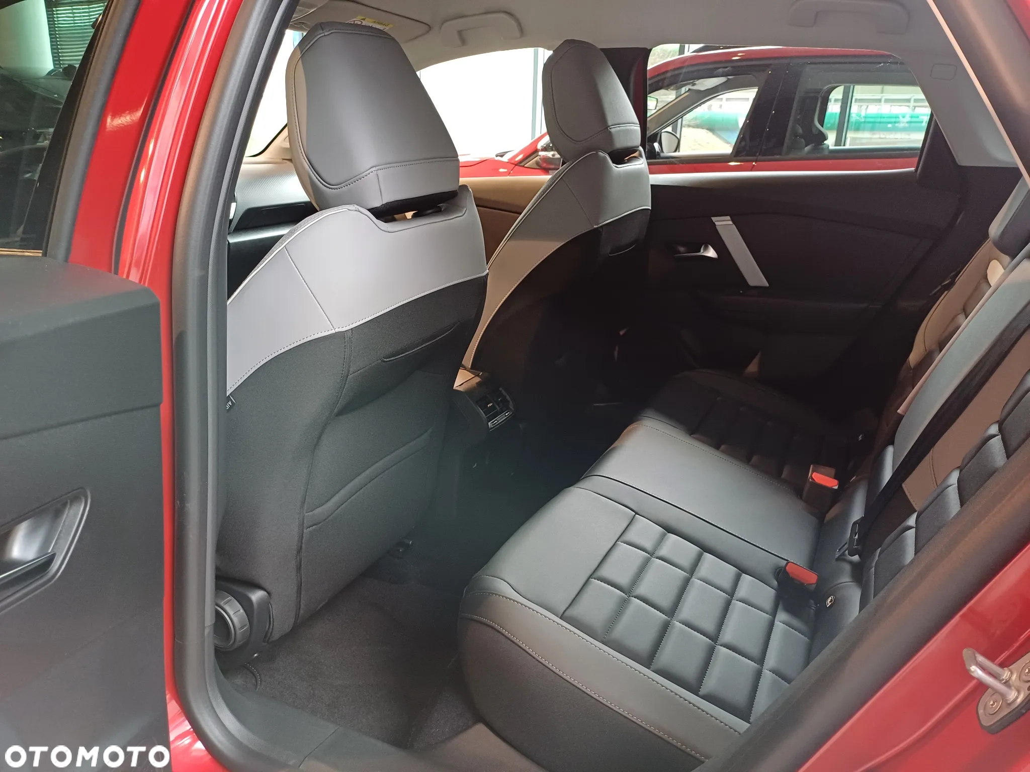 Citroën C4X 1.2 mHEV Max eDCT6 - 24