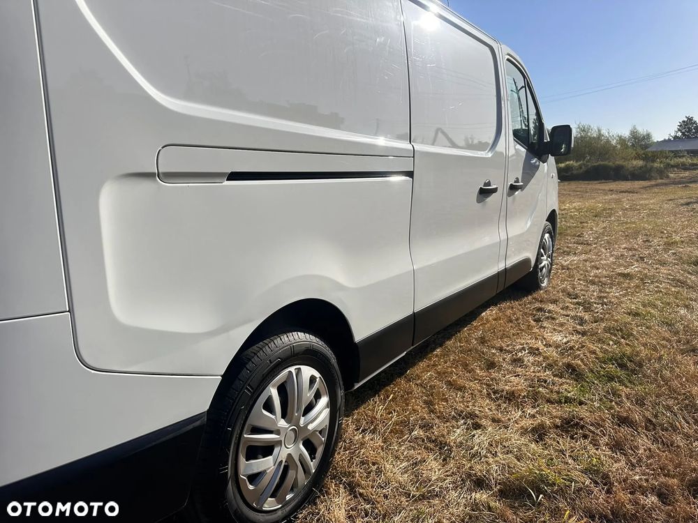 Nissan Nv300 LONG L2H1 jak Trafic, Vivaro 1.6 diesel dCi 125manual 2018 rok WEBASTO, KAMERA COFANIA, CZUJNIKI PARKOWANIA, NIEWIELKI PRZEBIEG! - 21