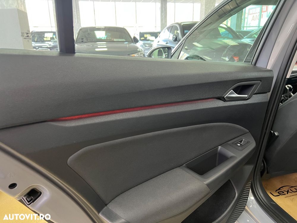 Volkswagen Golf 2.0 TDI SCR Life - 20