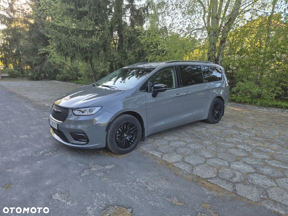 Chrysler Pacifica - 2