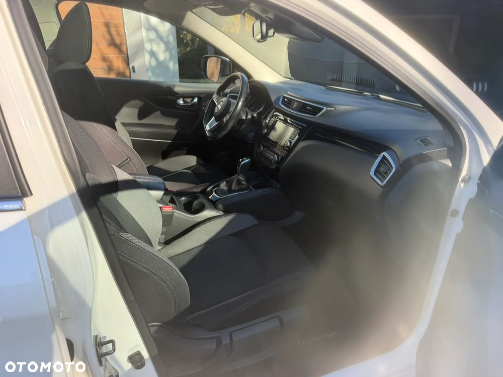 Nissan Qashqai 1.3 DIG-T N-Connecta DCT - 10