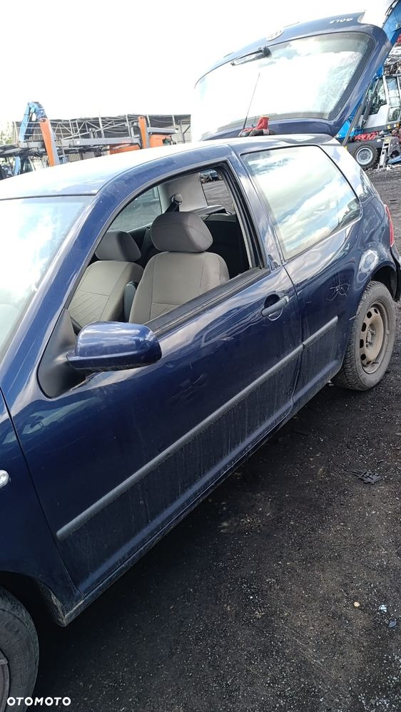 36064 VW golf IV 2003 rok 1.6 16V 105 km AUS  skrzynia ERT  lakier LB5N na części - 6