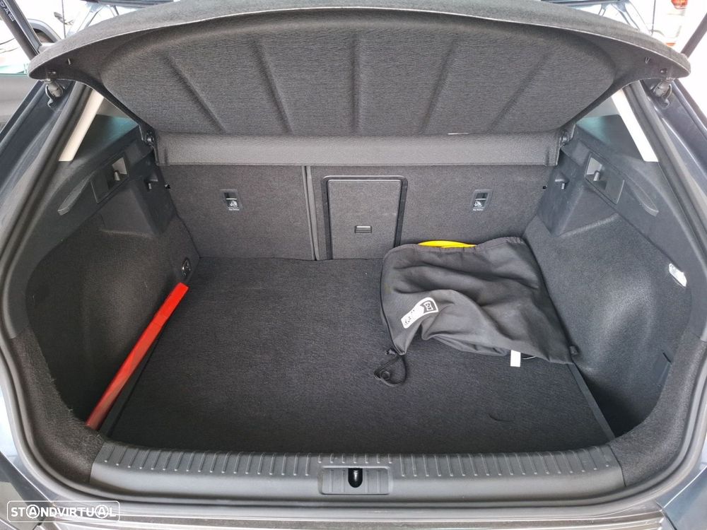 CUPRA Formentor 1.4 e-Hybrid DSG — fotografia 17