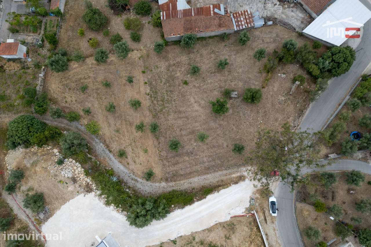 TERRENO COM 2013 m² EM ATOUGUIA - Grande imagem: 2/22
