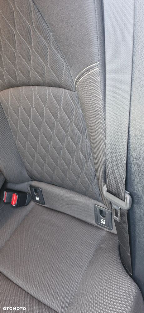 Toyota Corolla 1.8 Hybrid Executive - 11