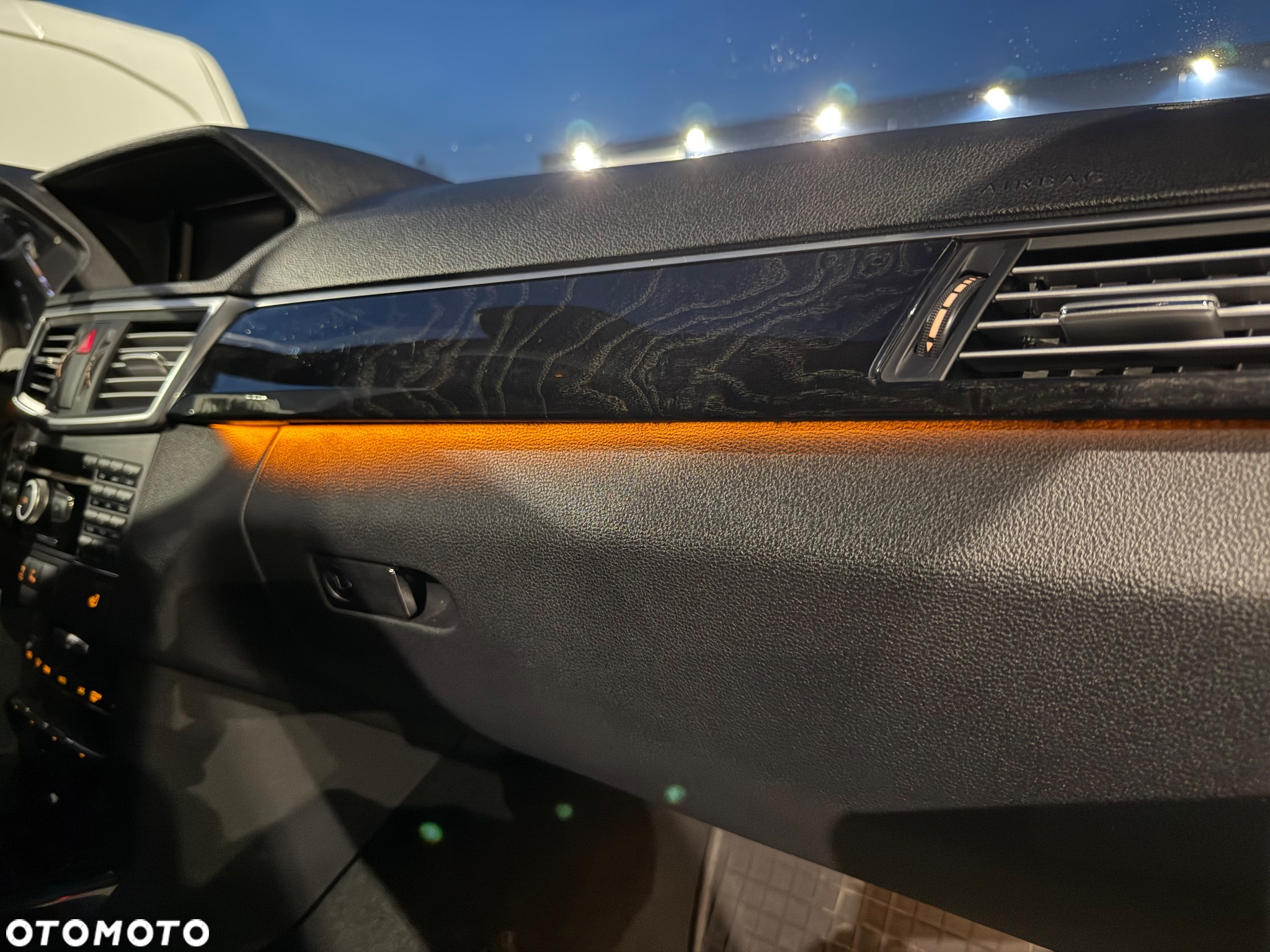 Mercedes-Benz Klasa E 250 T CDI DPF BlueEFFICIENCY Automatik Avantgarde - 30