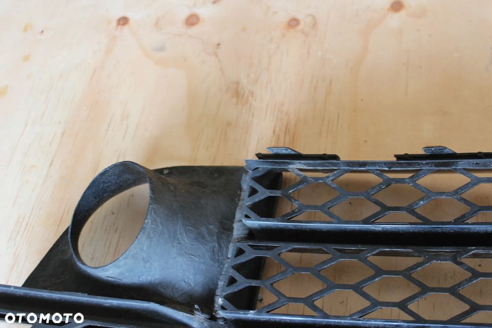 KRATKA ZDERZAKA LEWA AUDI RS5 8T 8T0807681F 2013 - 16