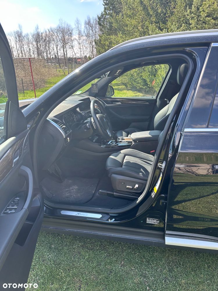 BMW X3 xDrive30i Luxury Line - 11