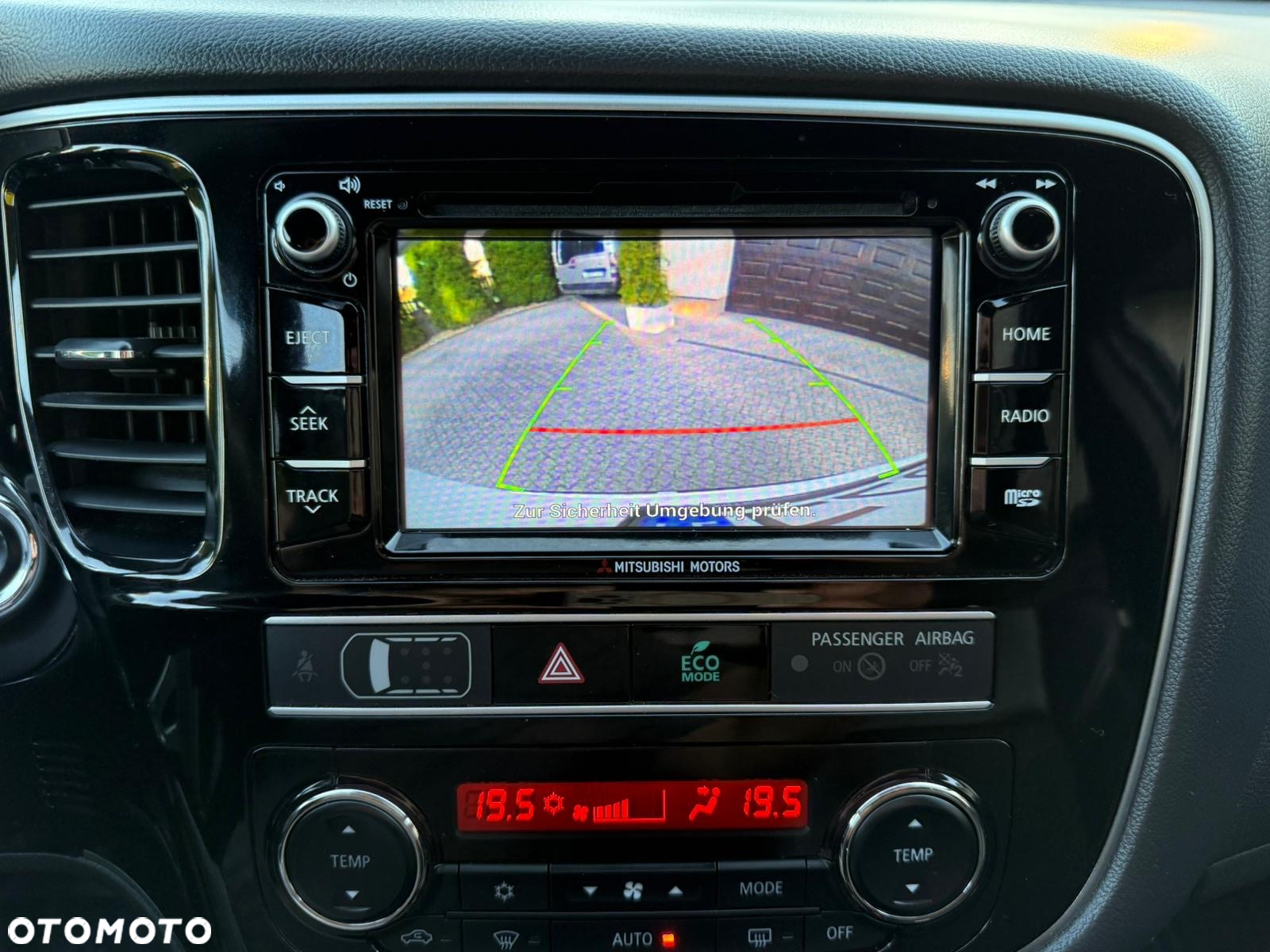 Mitsubishi Outlander 2.0 Instyle Navi 4WD CVT - 28