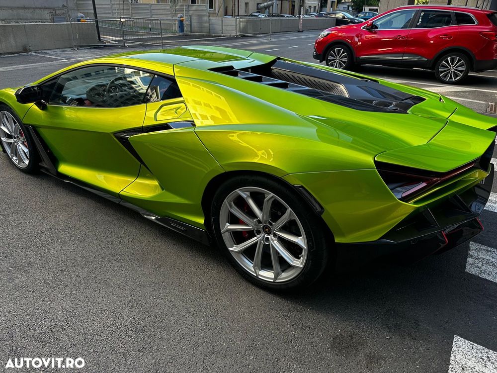 Lamborghini Revuelto - 22