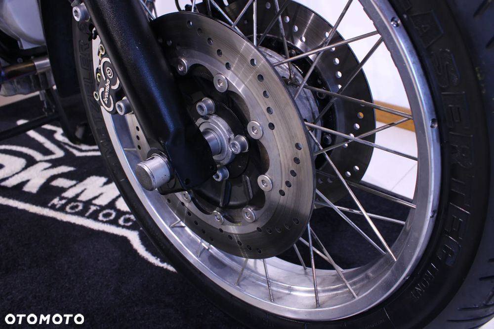 BMW R - 22