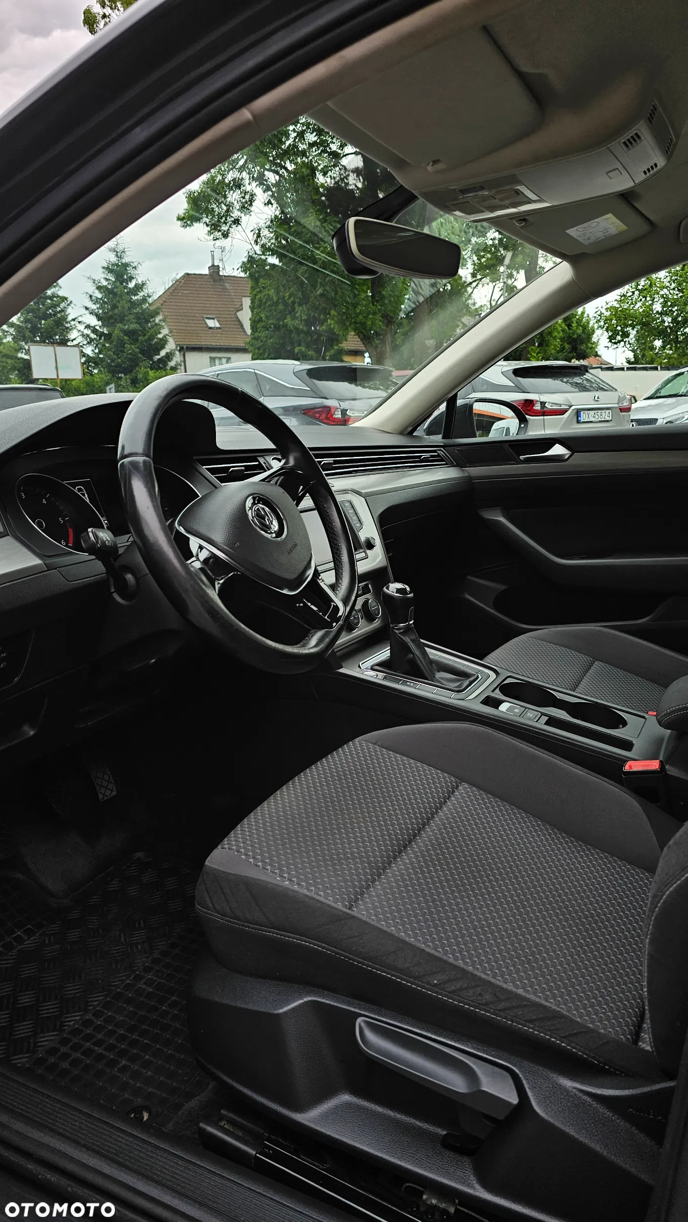 Volkswagen Passat 1.6 TDI BMT Comfortline - 13