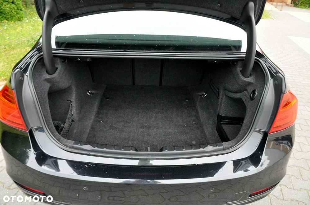 BMW Seria 3 - 38