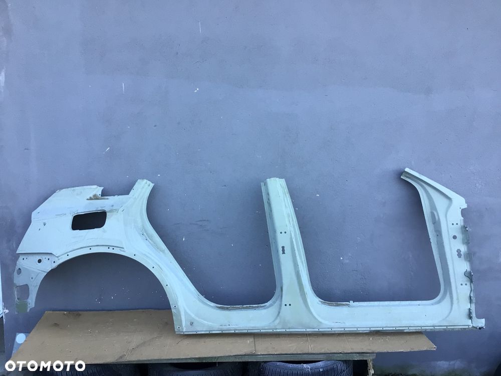 Błotnik tylny prawy Słupek Próg Audi Q5 80A - 1