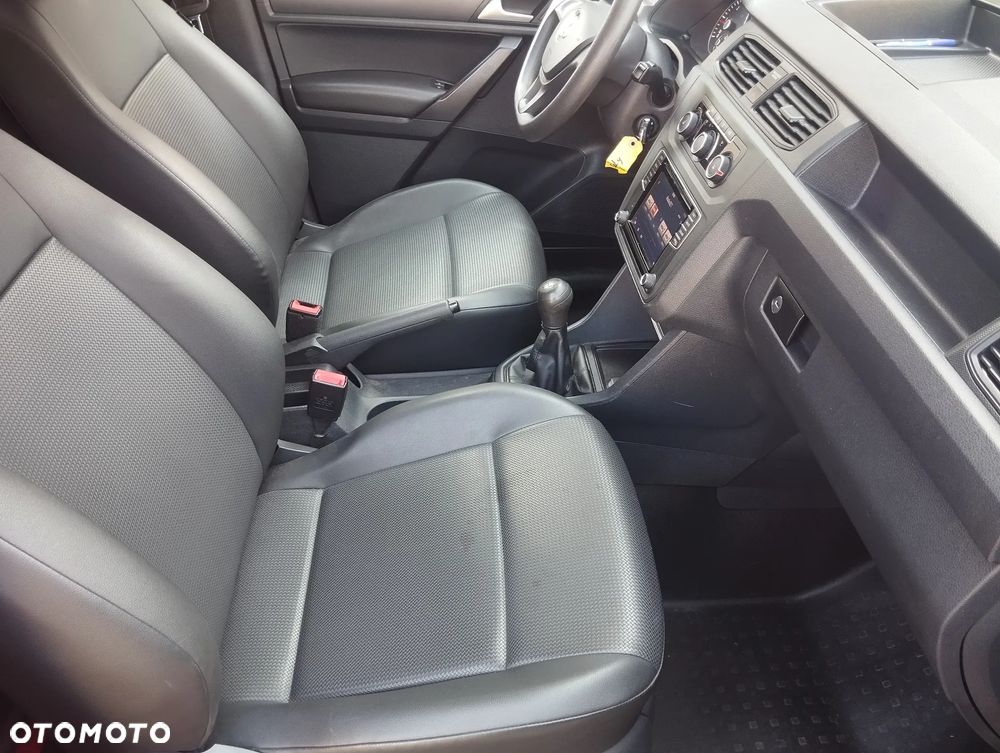 Volkswagen Caddy Maxi - 8
