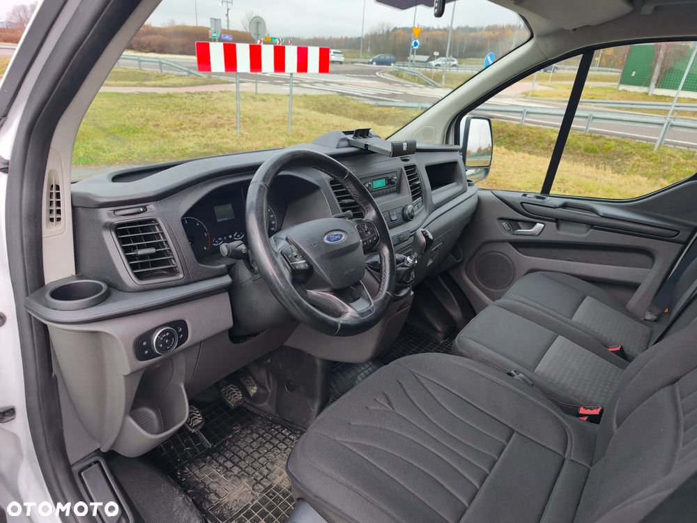 Ford TRANSIT CUSTOM - 17