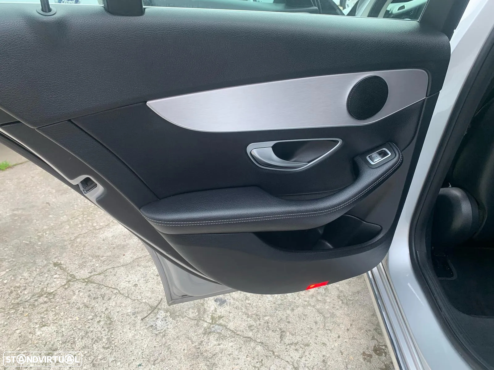 Mercedes-Benz C 300 BlueTEC Hybrid Avantgarde - 12