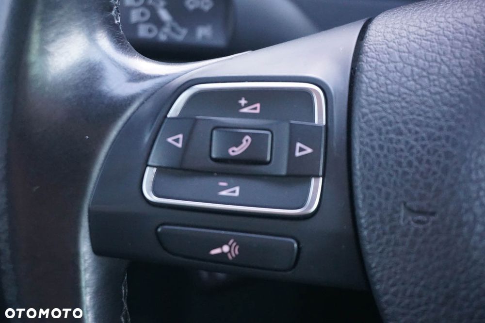 Volkswagen Passat - 10