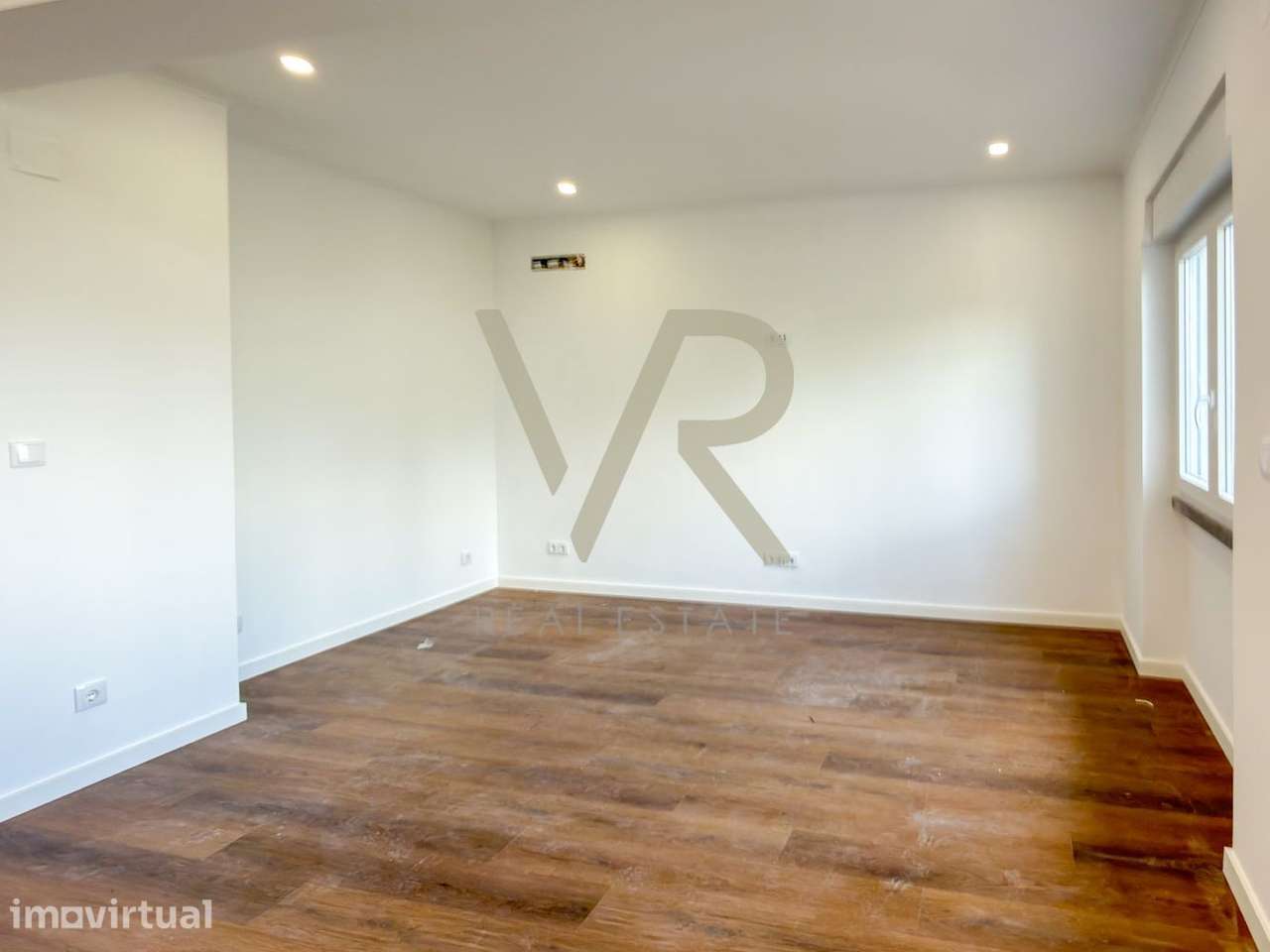 T2 Totalmente Remodelado | A 10 Min. da Reboleira | Cozinha Equipada e - Grande imagem: 3/21